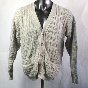 Vintage cream knitted men’s cardigan with lined pockets small